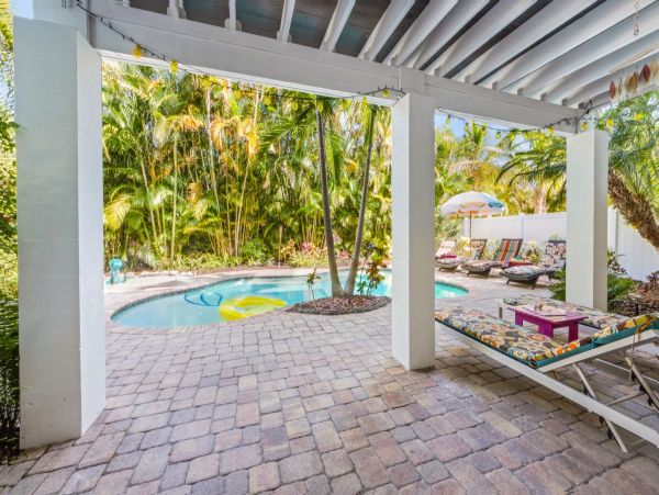 Anna Maria Luxury 4 Bedroom Vacation Rental Sleeps 8