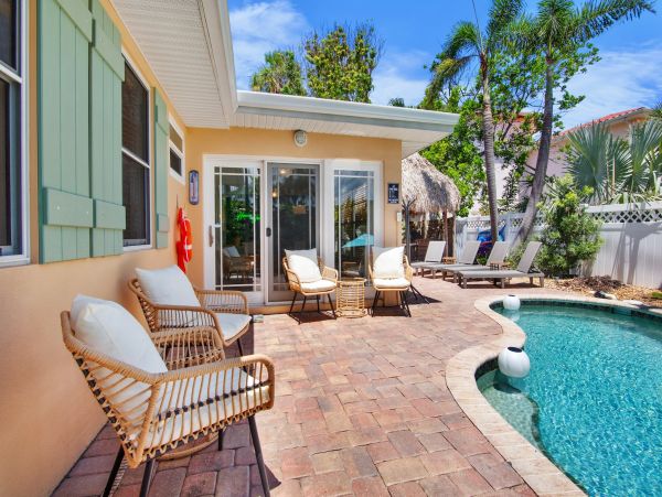 Anna Maria Rental - 3-Bedroom Holmes Beach Coastal Retreat