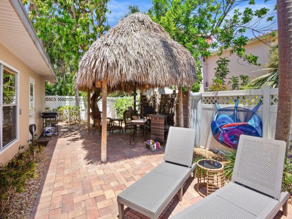 Anna Maria Rental - 3-Bedroom Holmes Beach Coastal Retreat