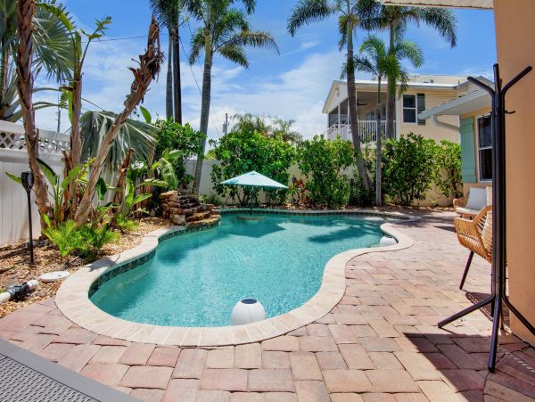 Anna Maria Rental - 3-Bedroom Holmes Beach Coastal Retreat
