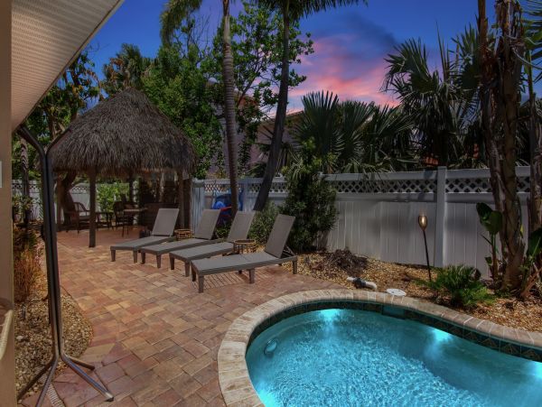 Anna Maria Rental - 3-Bedroom Holmes Beach Coastal Retreat