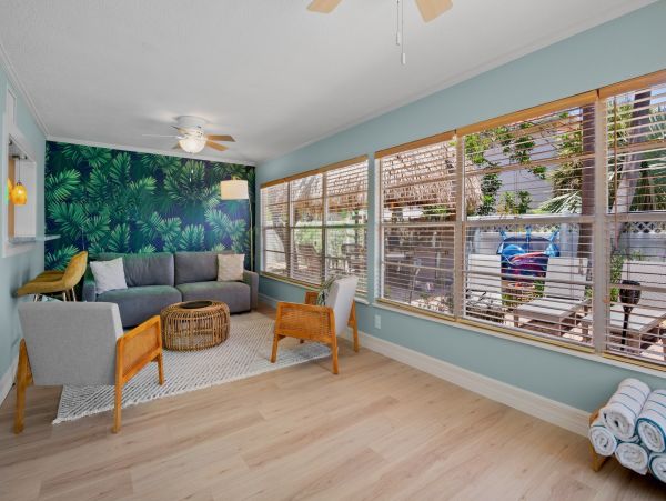 Anna Maria Rental - 3-Bedroom Holmes Beach Coastal Retreat