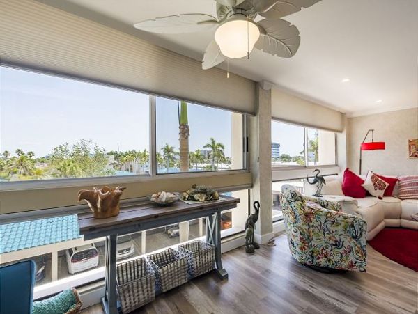 Siesta Key One Bedroom Rental Beach to Bay Community