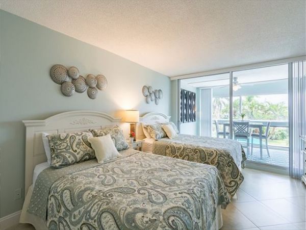 Luxury Beachfront Getaway One bedroom Siesta Key Condo