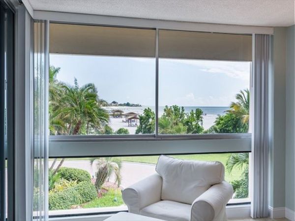 Luxury Beachfront Getaway One bedroom Siesta Key Condo