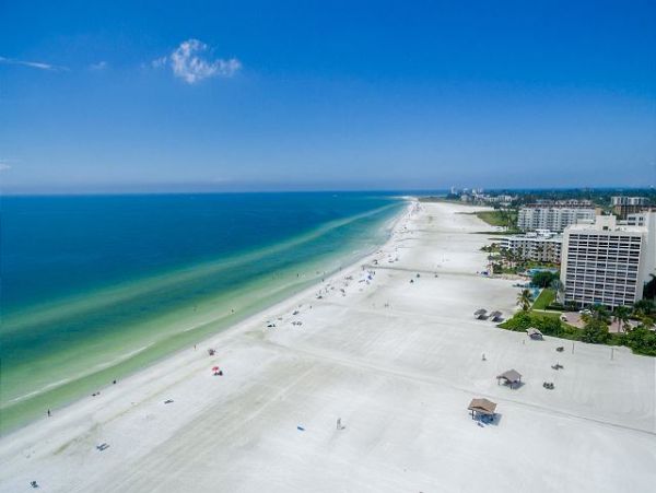 Luxury Beachfront Getaway One bedroom Siesta Key Condo