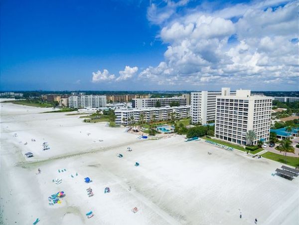 Luxury Beachfront Getaway One bedroom Siesta Key Condo