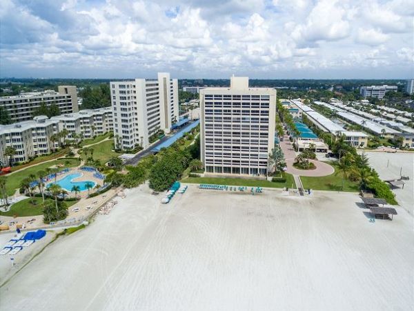 Luxury Beachfront Getaway One bedroom Siesta Key Condo