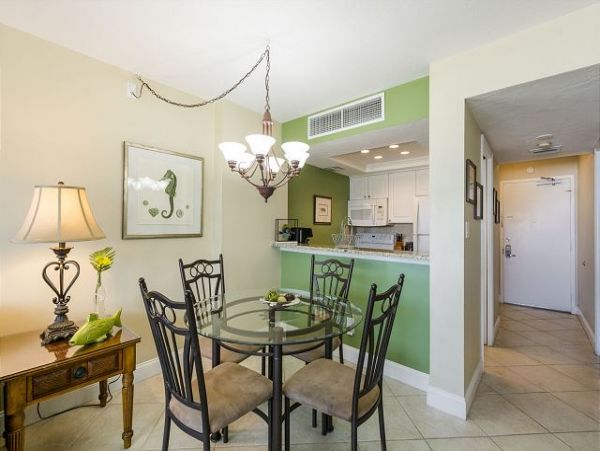 Siesta Key Rental on Beach with One Bedroom Sleeps 4