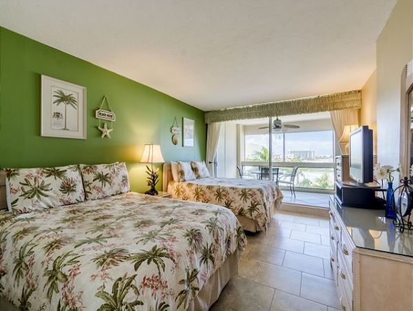 Siesta Key Rental on Beach with One Bedroom Sleeps 4