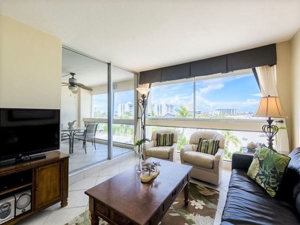 Siesta Key Rental on Beach with One Bedroom Sleeps 4