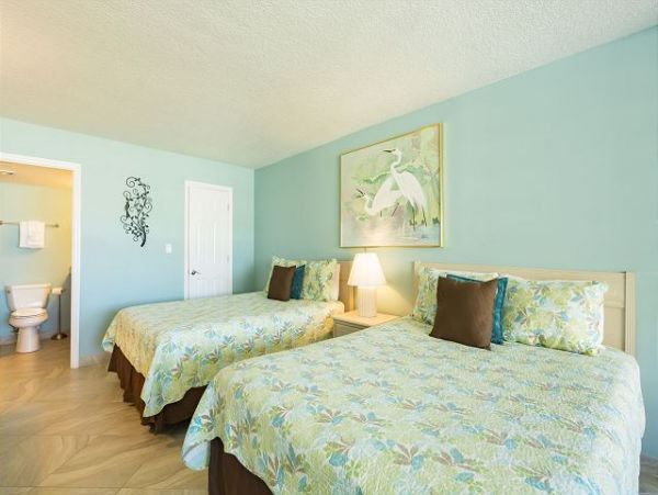 Partial Gulf Views One Bedroom Siesta Key Vacation Condo