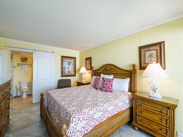 Siesta Key Beachfront Condo - Luxury Gulf View Vacation Rental on Crescent Beach