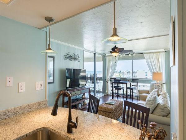 Partial Gulf Views Siesta Key One Bedroom Condo On Beach