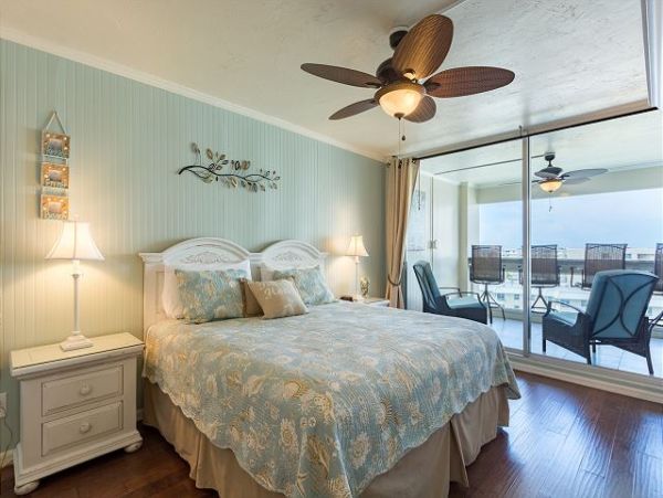 Partial Gulf Views Siesta Key One Bedroom Condo On Beach