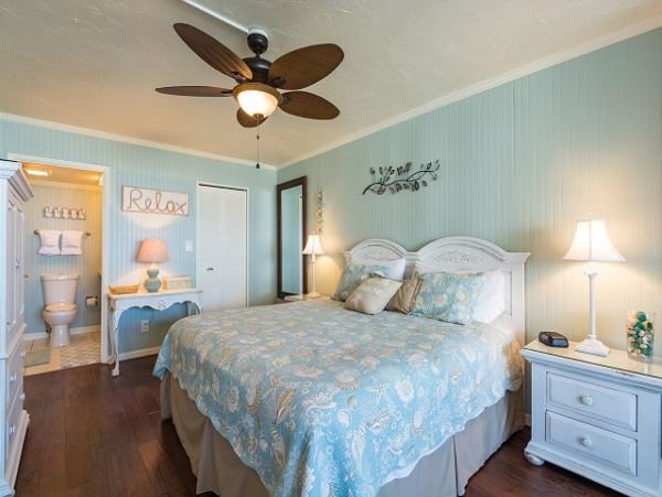 Partial Gulf Views Siesta Key One Bedroom Condo On Beach