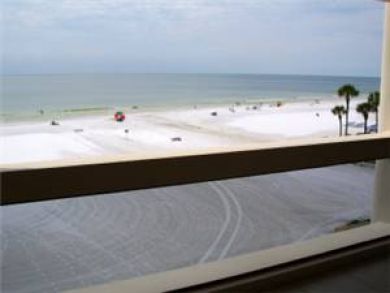 Open balcony with view of gulf