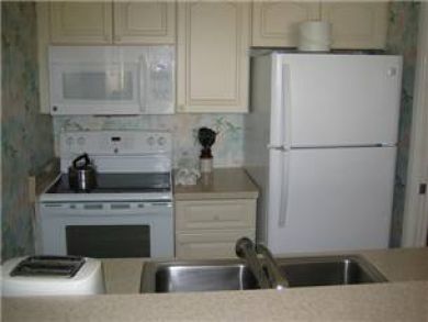 Fully equipped open kitchen
