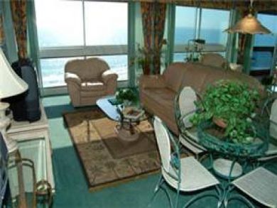 Living room & dining area Living room & dining area
