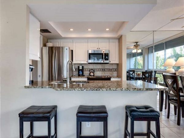 Siesta Key. Beachfront Condo Complex - Sleeps 6 Guests