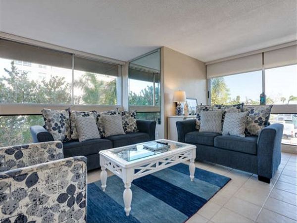Siesta Key. Beachfront Condo Complex - Sleeps 6 Guests