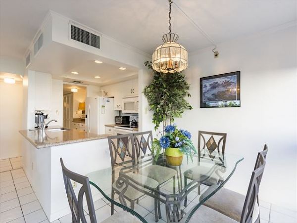 Beachfront Lovely Siesta Key Condo