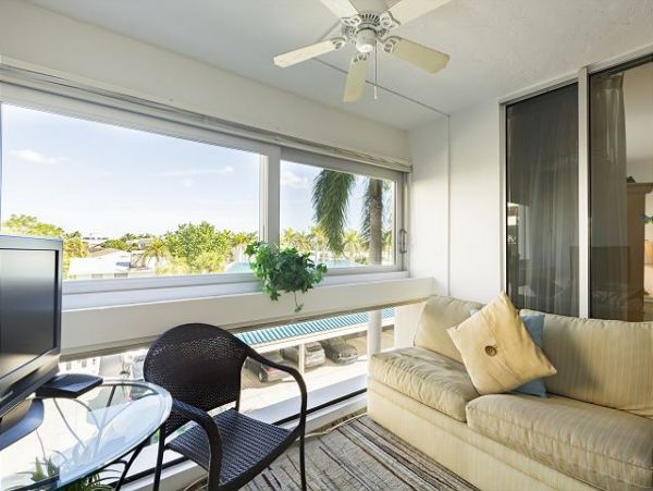 Beachfront Lovely Siesta Key Condo