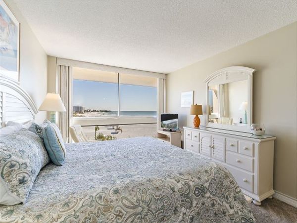 On Beach Siesta Key Vacation Condo Two Bedrooms Sleeps 6