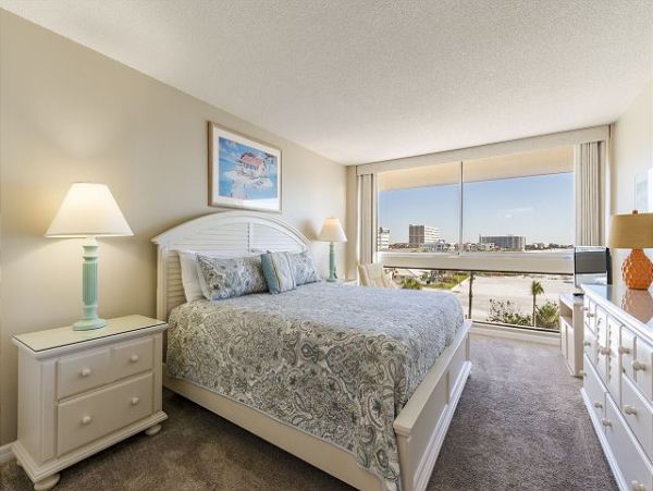 On Beach Siesta Key Vacation Condo Two Bedrooms Sleeps 6