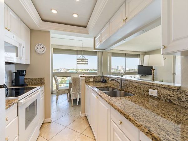 On Beach Siesta Key Vacation Condo Two Bedrooms Sleeps 6