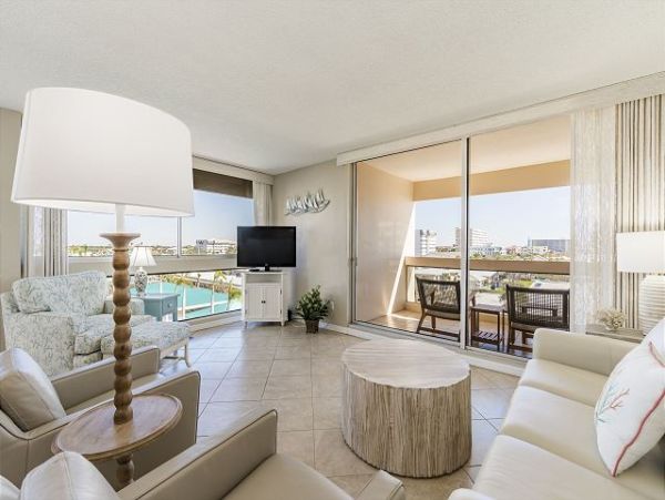 On Beach Siesta Key Vacation Condo Two Bedrooms Sleeps 6