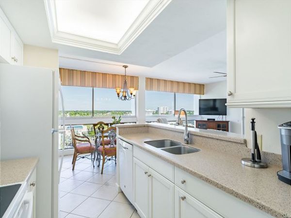 Two Bedroom Condo in Siesta Key on Beach Great Ocean Views