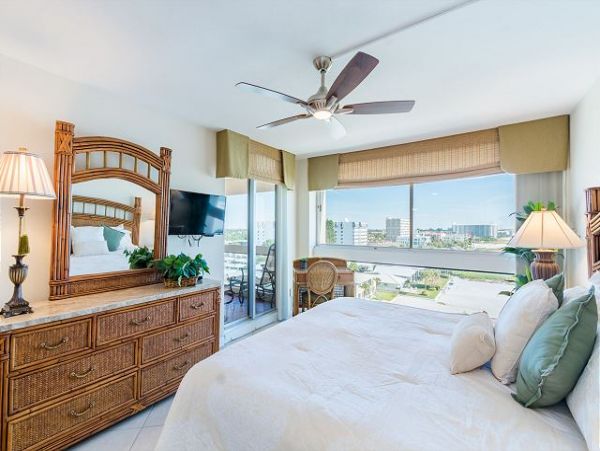 Two Bedroom Condo in Siesta Key on Beach Great Ocean Views