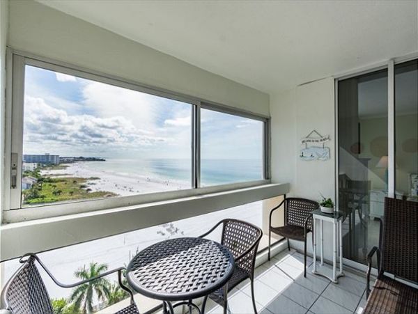Amazing Bay to Beach Vacation Condo on Siesta Key
