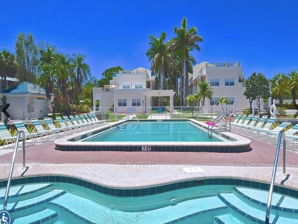 Amazing Bay to Beach Vacation Condo on Siesta Key