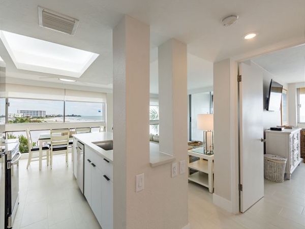 2 Bed 2 Bath Condominium with Gulf Front Views Sleeps 6