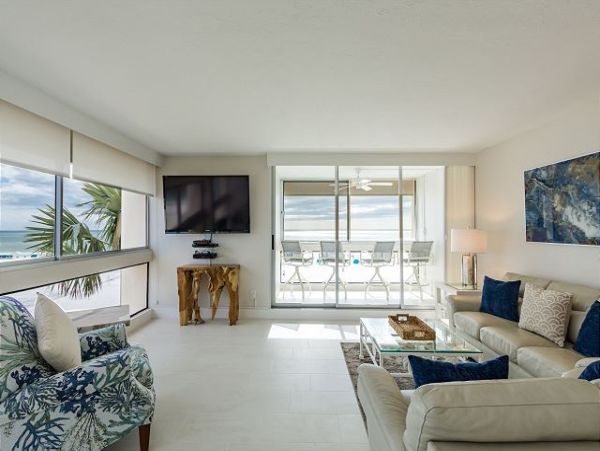 2 Bed 2 Bath Condominium with Gulf Front Views Sleeps 6