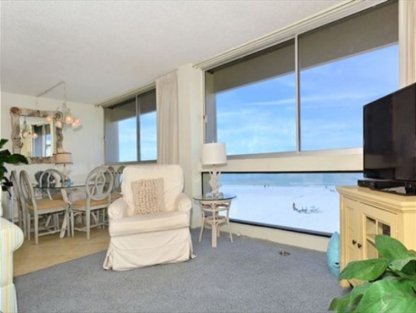 Siesta Key Lovely Two Bedroom Vacation Condo
