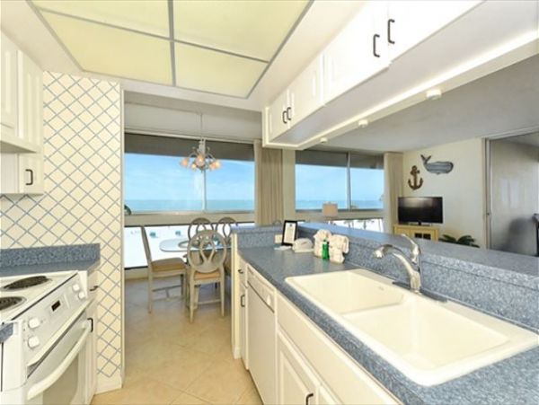 Siesta Key Lovely Two Bedroom Vacation Condo