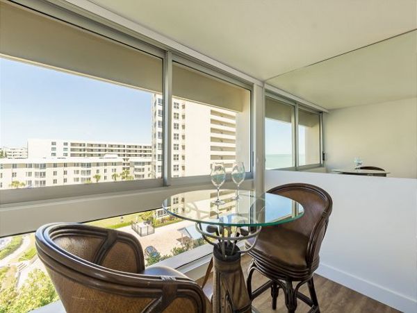 Siesta Key Gulf Front Condominium For 6 Guests