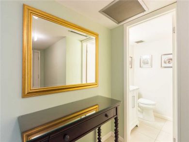 One Bedroom Beach Condo Sleeps 4 with Communal Pool