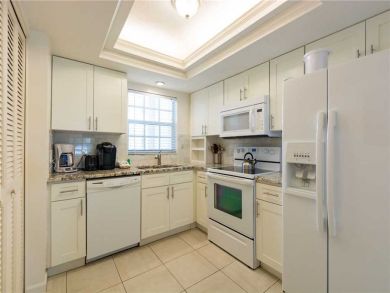 One Bedroom Beach Condo Sleeps 4 with Communal Pool