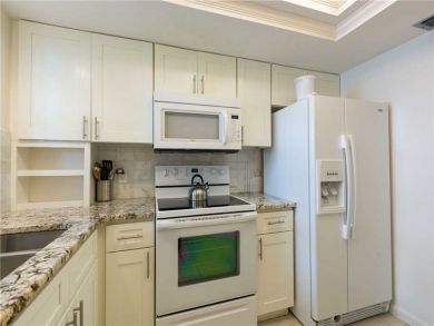 One Bedroom Beach Condo Sleeps 4 with Communal Pool