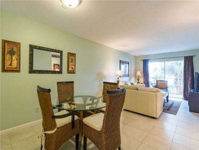One Bedroom Beach Condo Sleeps 4 with Communal Pool