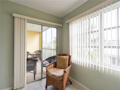 One Bedroom Beach Condo Sleeps 4 with Communal Pool