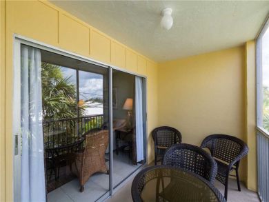 One Bedroom Beach Condo Sleeps 4 with Communal Pool
