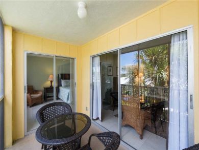One Bedroom Beach Condo Sleeps 4 with Communal Pool