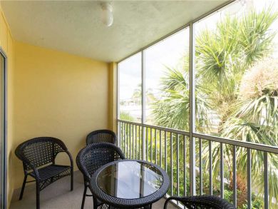 One Bedroom Beach Condo Sleeps 4 with Communal Pool