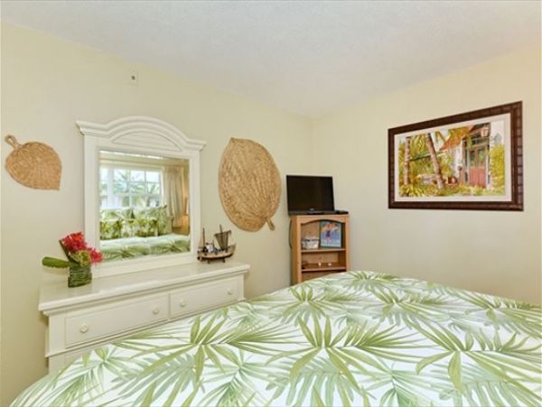 Beachside Garden view condo unit first floor