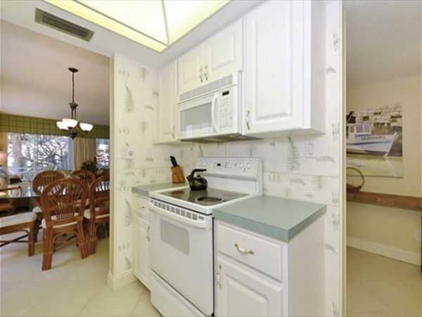 Beachside Garden view condo unit first floor